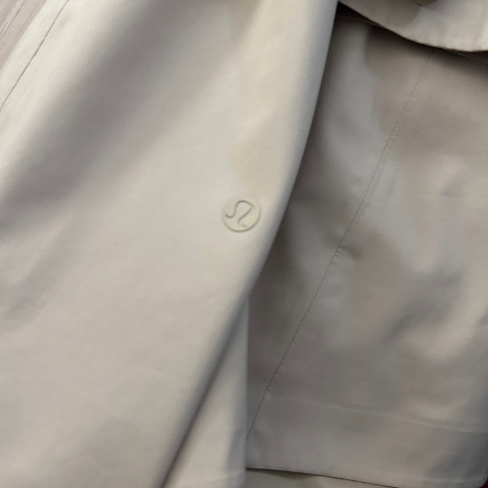 Lululemon Rain Rebel Jacket Beige Tan Hooded Long Raincoat Size 8 - Picture 8 of 8